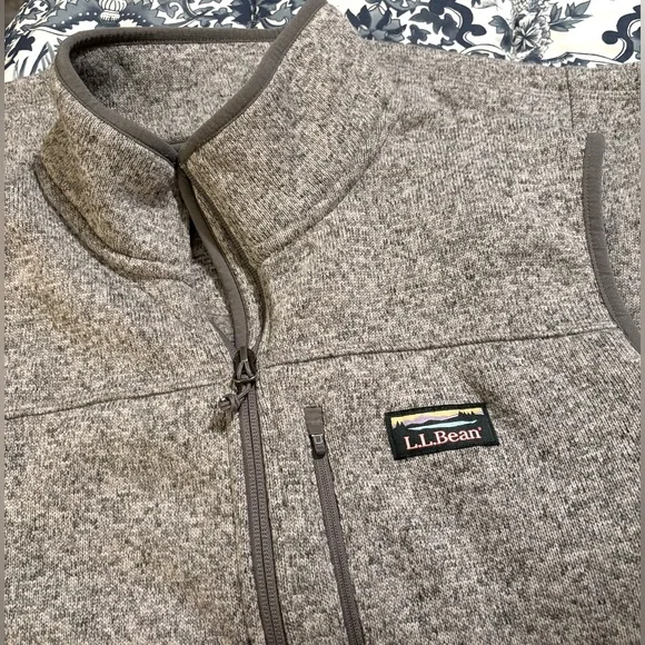 L.L. Bean Men's Gray Sweater - Picture 1 of 6
